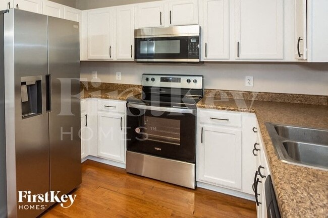 8507 Redstone View Dr, Charlotte, NC 28269 - photo 6