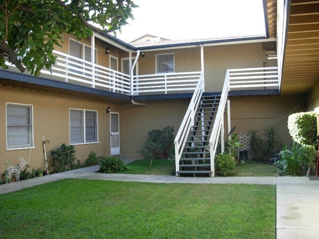 302 S Broadway unit O-2, Santa Ana, CA 92701 - photo 6