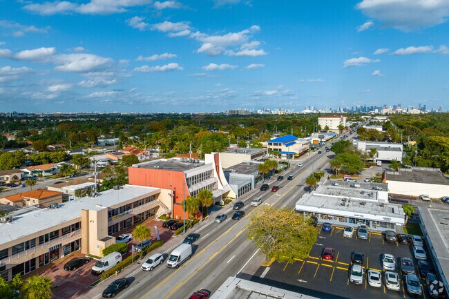 Granada residents have easy access to many retail and dining options.