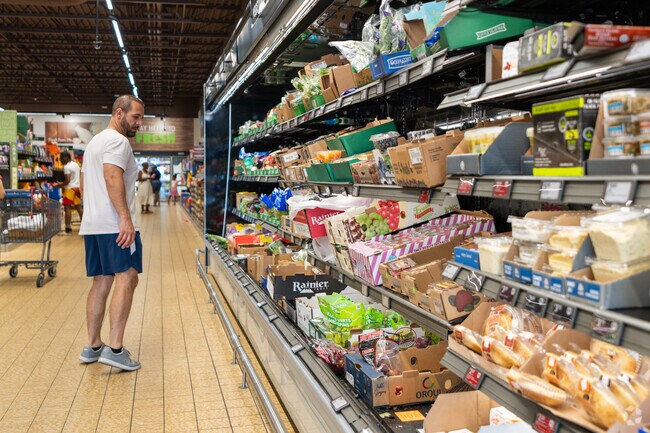 Aldi has affordable pricing on a large inventory of healthy food options in Glen Park.