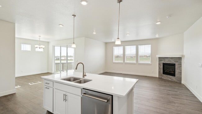 1847 Chaffee Crest Dr, Berthoud, CO 80513 - photo 3