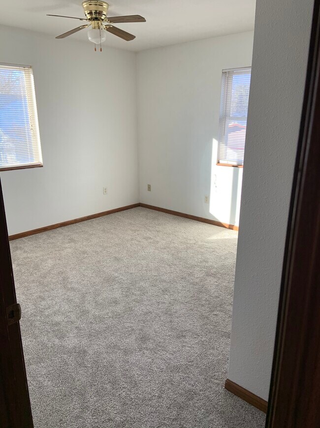 20427 W Clark Ave unit 7, Galesville, WI 54630 - photo 4