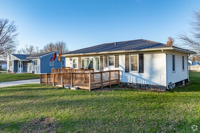 Some homes Washburn have porches with ramps.