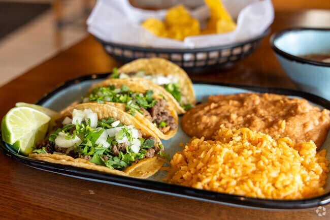 El Paso restaurant serves authentic tacos with onion, meat and cilantro in Northside.