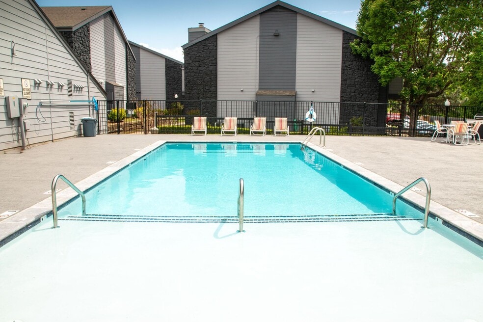 Charleston Crossing Apartments