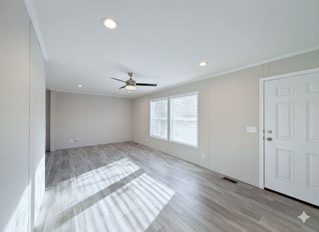 29805 Jamestown Dr, New Baltimore, MI 48051 - photo 3