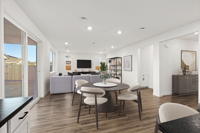 8172 Maisy Way, Elk Grove, CA 95757 - photo 6