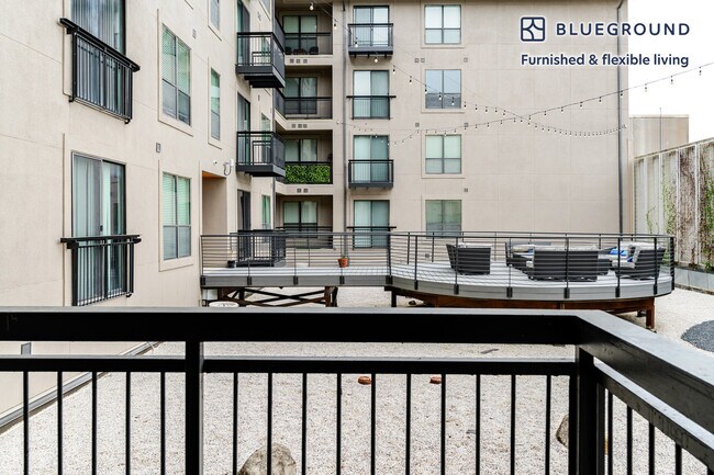 11501 Century Oaks Terrace unit FL3-ID304, Austin, TX 78758 - photo 5