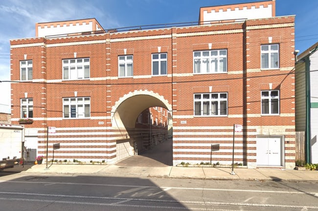 2429 N Clybourn Ave unit E, Chicago, IL 60614 - photo 2