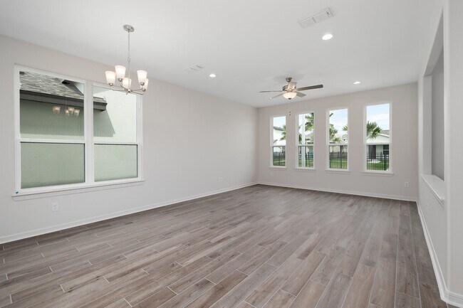 10201 N 14th St unit 37051459, McAllen, TX 78504 - photo 4