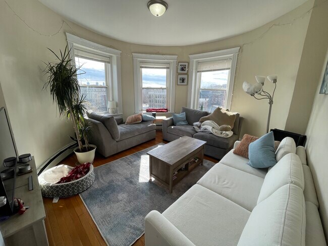 27 Saint Lukes Rd, Allston, MA 02134 - photo 5