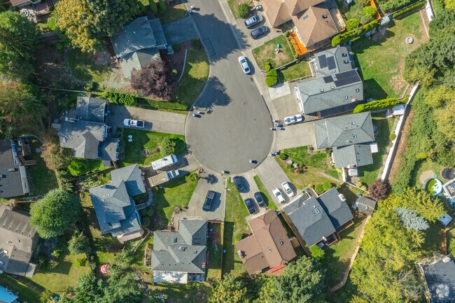 Many residnetial streets in Alderbrook end in quiet cul-de-sacs.