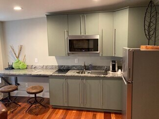 84 W Front St Unit 84, Monroe, MI 48161