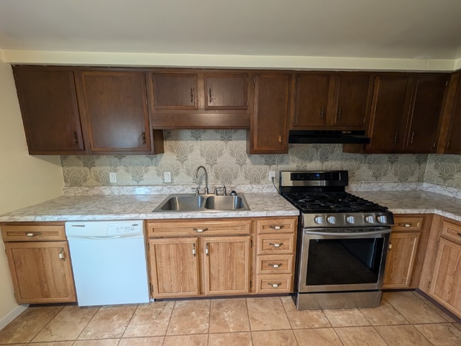 628 Peachview Ln, Duncansville, PA 16635 - photo 5