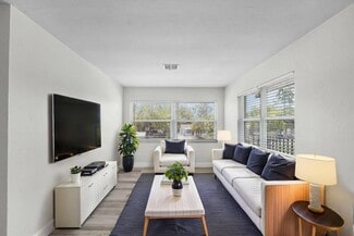 2930 Thomas St, Fort Myers, FL 33916