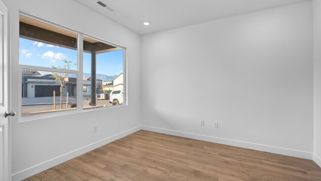 1904 S Cyclone Dr, Washington, UT 84780 - photo 3