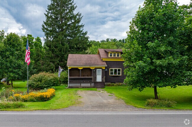 Cozy homes line rural roads around McLean.