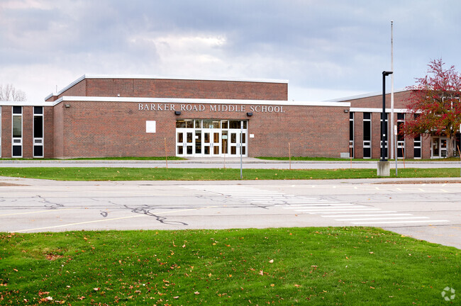The student:teacher ratio of 11:1 is equal to the New York state level of 11:1.
