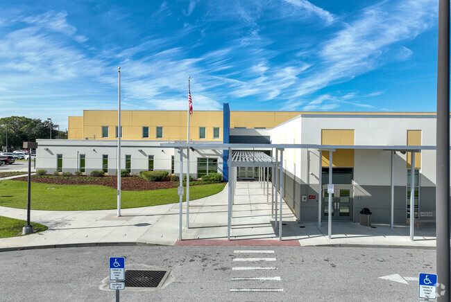 Mollie Ray Elementary School has students from Pre-K through 5th grade.