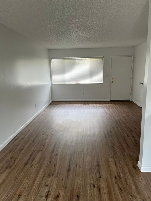215 Floyd Ave, Modesto, CA 95350