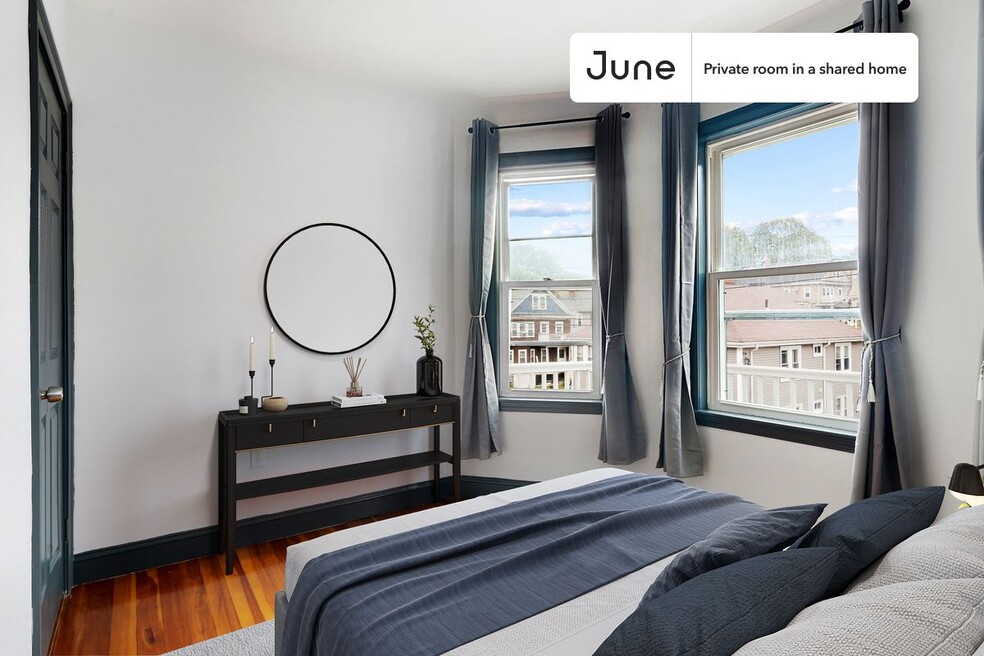 Room in Shared 4 bed/2 bath home