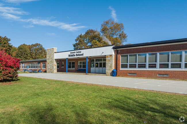 Elizabeth Hastings Middle School has a student-teacher ratio of 15:1 in Sconticut Neck.
