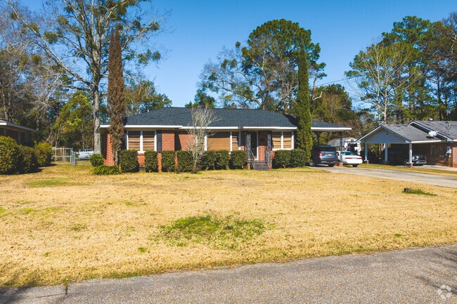 Some Chickasaw homes are Minimal Style, brick builds.