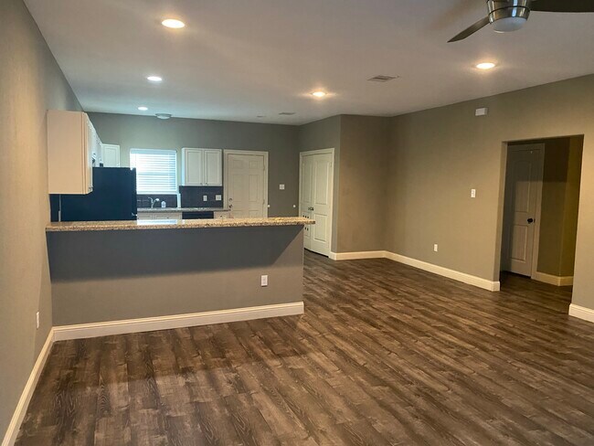 10314 Sierra Dr unit A, Houston, TX 77051 - photo 2
