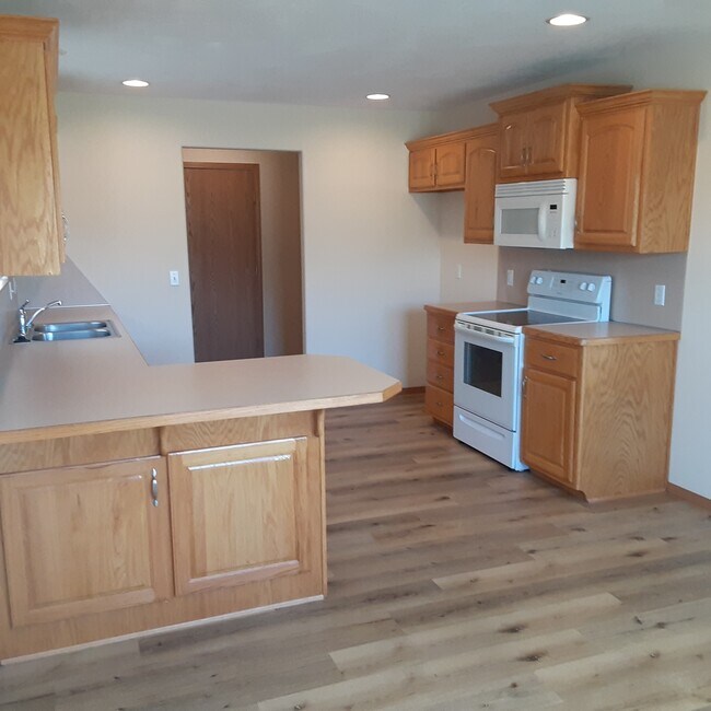 4475 W Nicholas St, Springfield, MO 65802 - photo 5