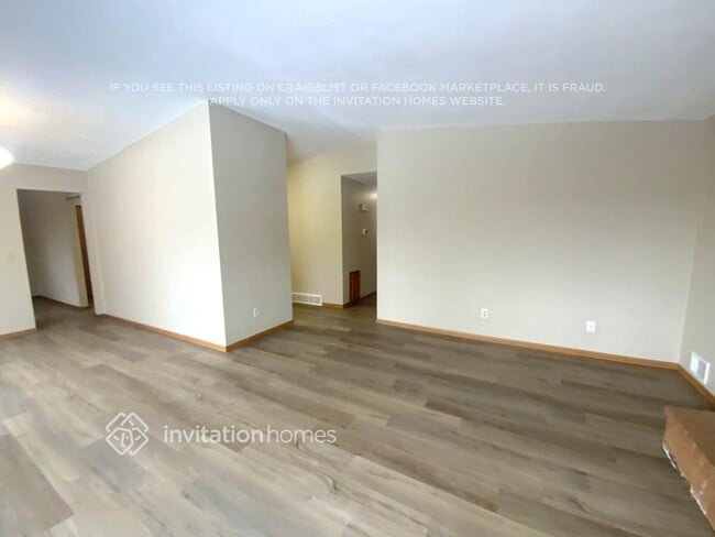 7818 Hampshire Cir N, Brooklyn Park, MN 55445 - photo 2