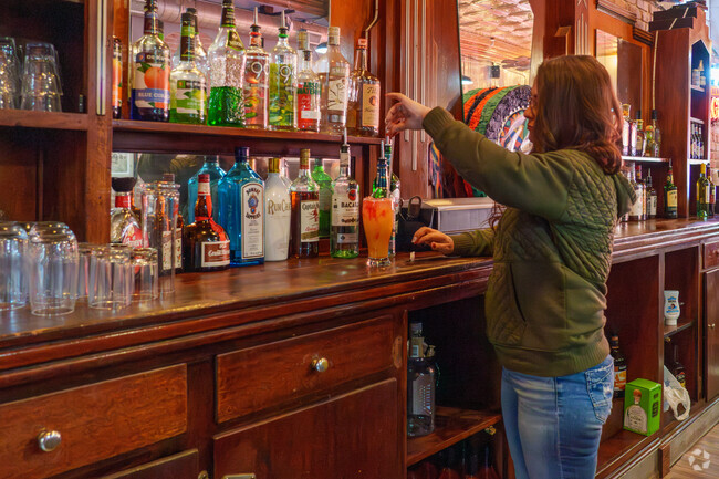 Brushy is next to many bars and grills for residents to enjoy.