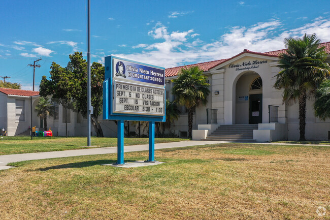 Nieto Herrera Elementary is a highly-rated elementary school in the Zaferia neighborhood.
