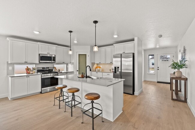 305 Taft St unit 36474547, Umatilla, OR 97882 - photo 2