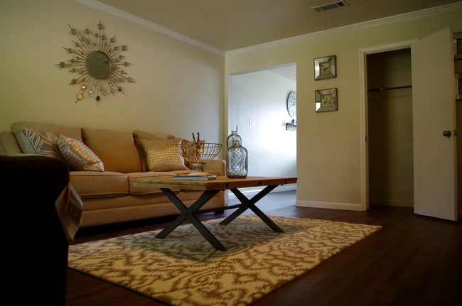 The Reunion, Columbus, MS 39705 - photo 2