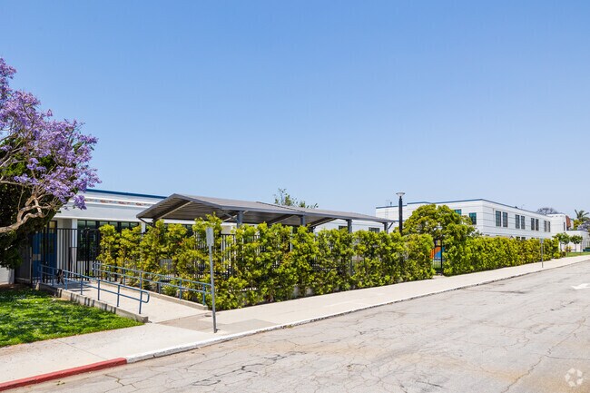 Richmond Street Elementary School in El Segundo, CA is surrounded by beautiful greenery.