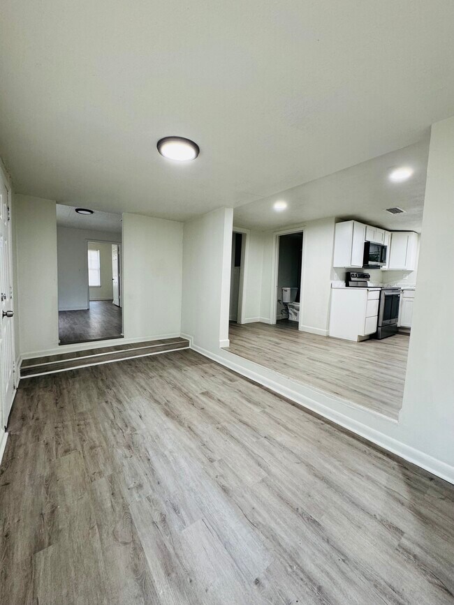 7635 Pickett St, Jacksonville, FL 32208 - photo 5