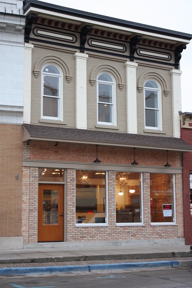 103 W Middle St, 2nd floor Apartment