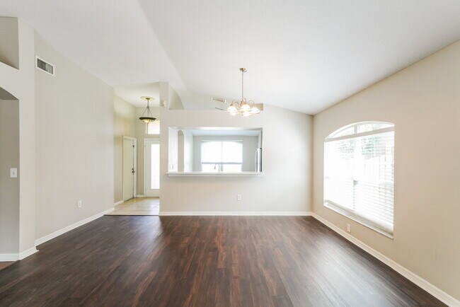 29324 Birds Eye Dr, Wesley Chapel, FL 33543 - photo 7