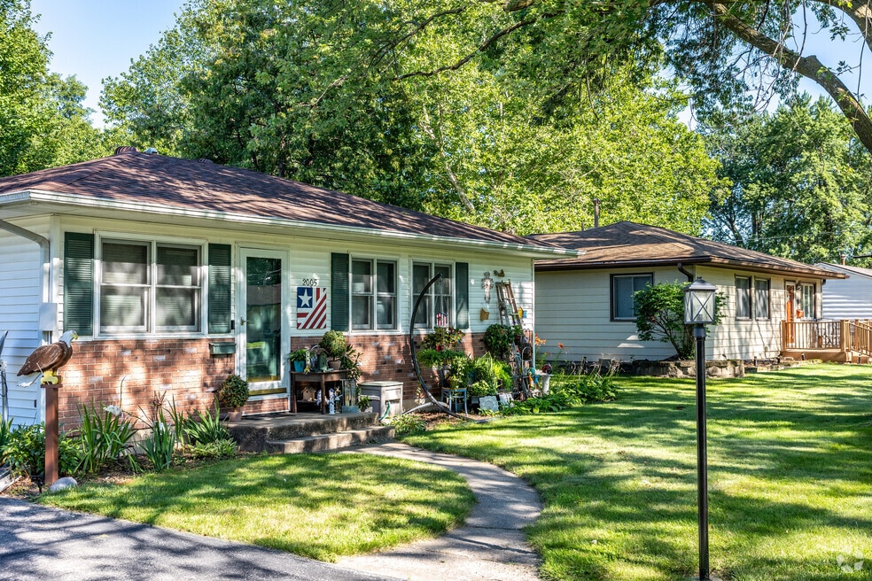 Grant Wood Neighborhood Video