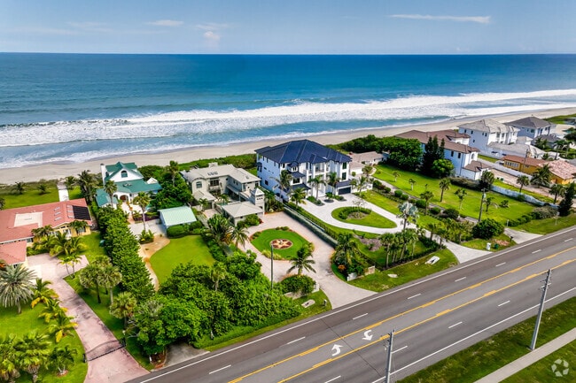 There are luxury style properties along A1As streets along Paradise Beach.