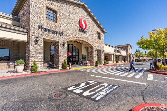 Safeway is a popular grocery store in The Promontory.