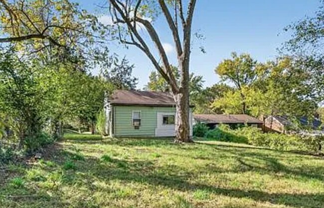 6166 Emerald Ave, Saint Louis, MO 63135 - photo 7