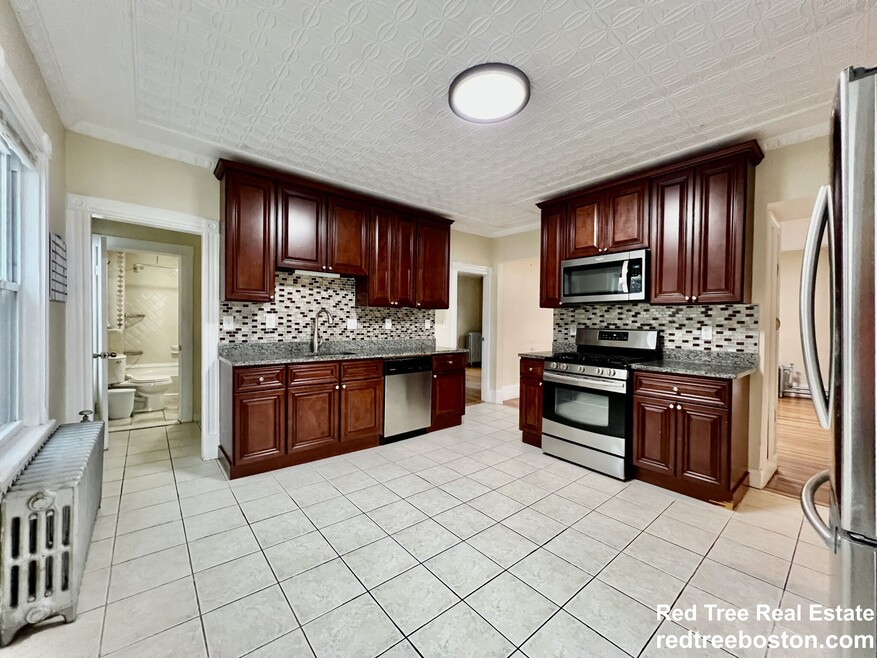 39 Watts St, Malden, MA 02148 - photo 1