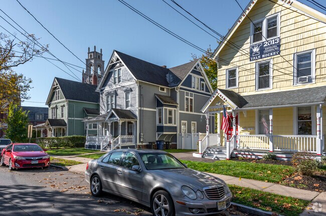 Traditional colonials and cape cods border the Yale campus on Mansfield street.