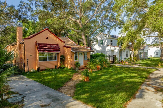 Many of the classic original homes in Edgewood are along Groveland Avenue.