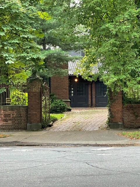 2420 Derbyshire Rd, Cleveland, OH 44106 - photo 1