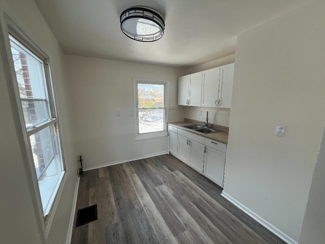 721 Winston Dr unit 721, Fairborn, OH 45324 - photo 4