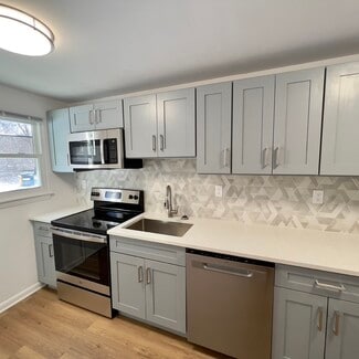 16 Hunting Heights Dr, Storrs Mansfield, CT 06268