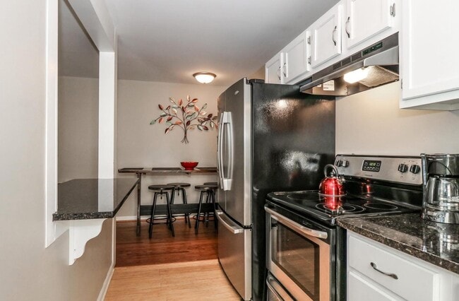 907A Hampton Ave, Greenville, SC 29601 - photo 4