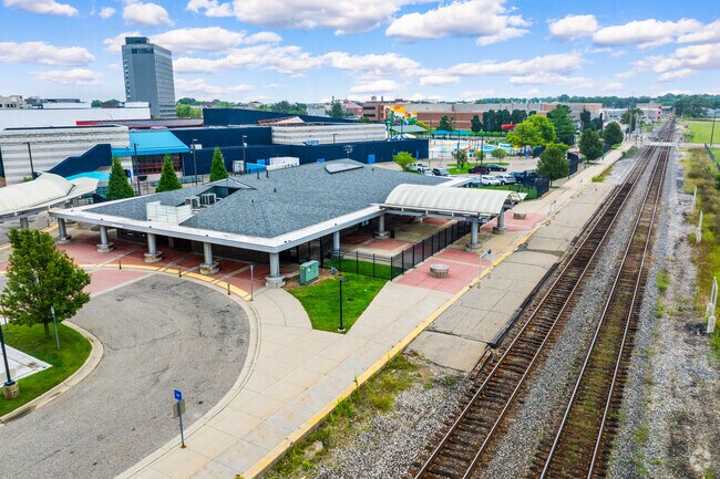 Battle Creek Station in North Central offers bus and train routes to nearby Detroit and Chicago.